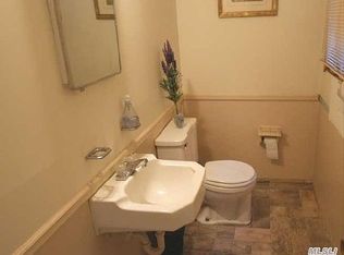 14 Maryanne Ave, Port Jefferson Station, NY 11776