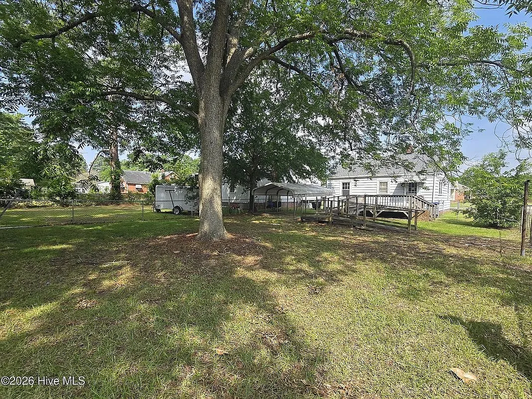 2 bed, 1.0 bath, 784 sqft, $950 — Photo 3