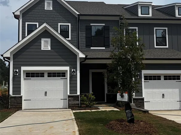 11611 Sapsucker Ln, Charlotte, NC 28215