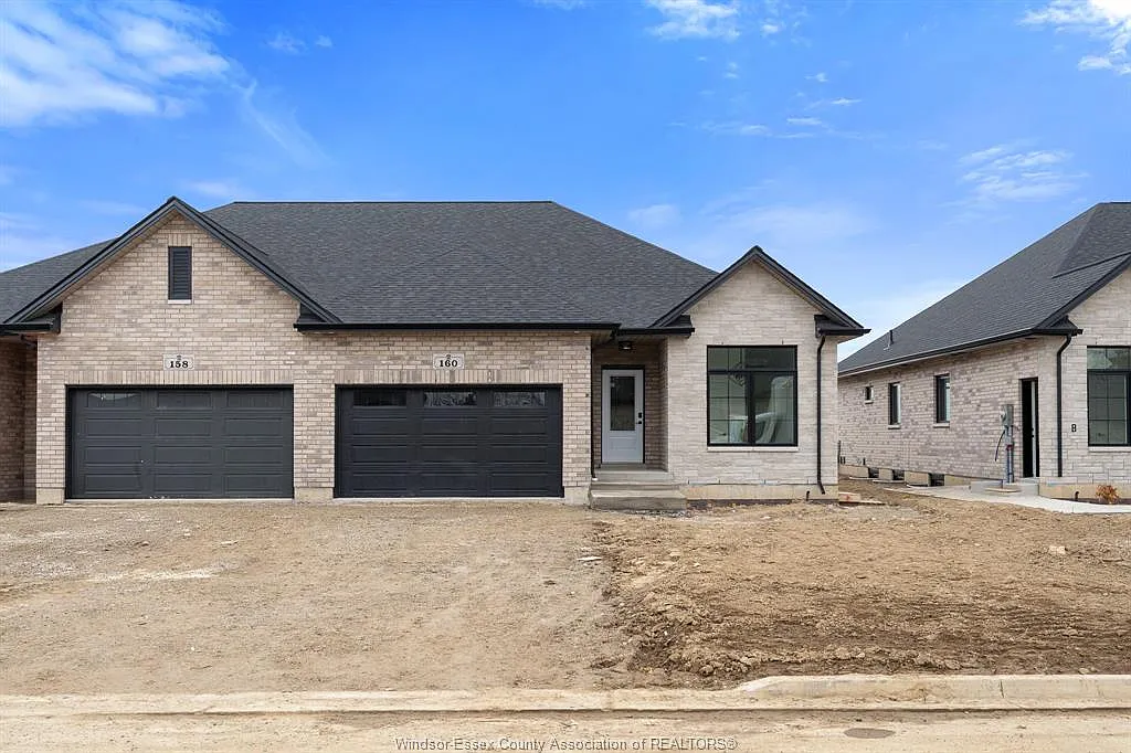 Building Photo - 160 McLellan Ave #B