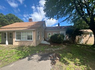 34 Beacon Rd, Bethany, CT 06524