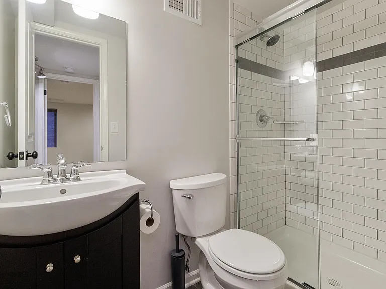 7343 Rosewood St — Photo 38