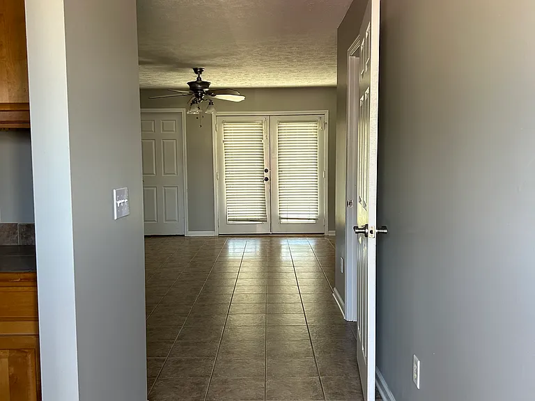 1035 W 11th Ct — Photo 3