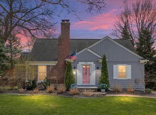 2510 Yorkshire Rd, Birmingham, MI 48009