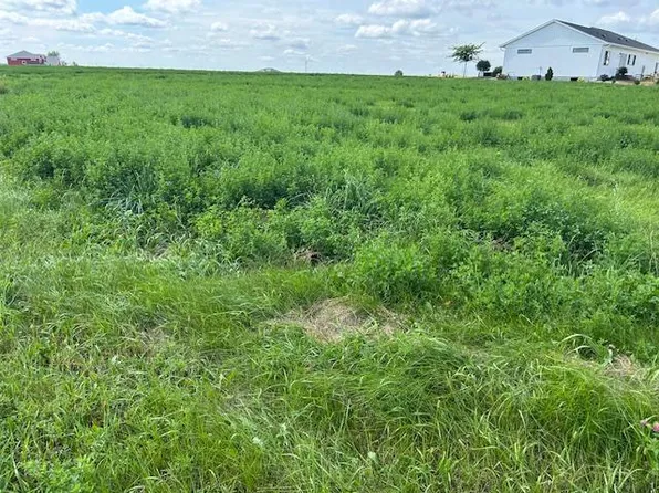 1508 Diamond Dr, Marshall, MN 56258