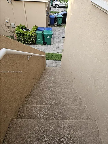 17066 SW 95th Ter Photo 1