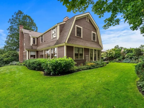 36 Cross St, Topsfield, MA 01983