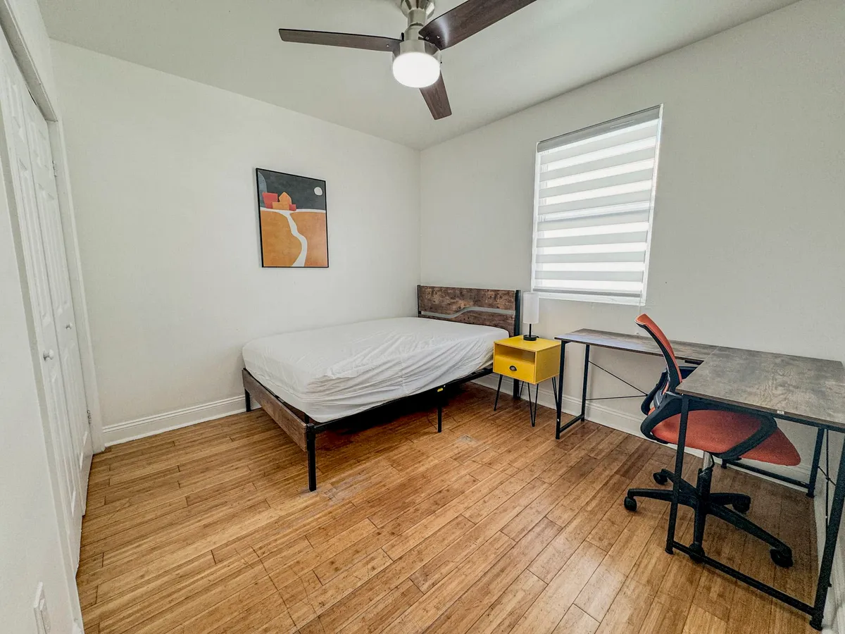 Room 33 - Eagle St