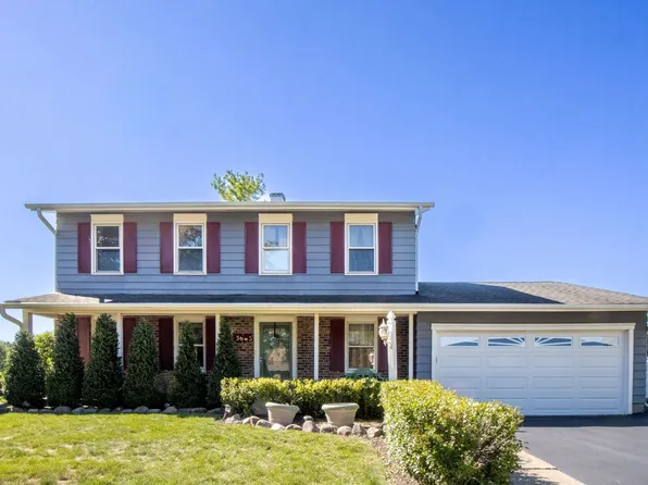 3666 Whispering Trails Dr, Hoffman Estates, IL 60192