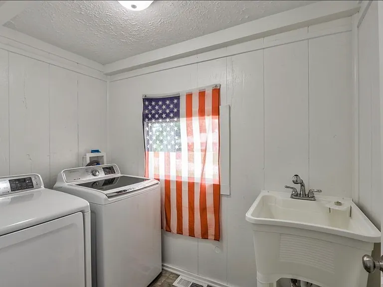 5905 Hines Cir — Photo 6