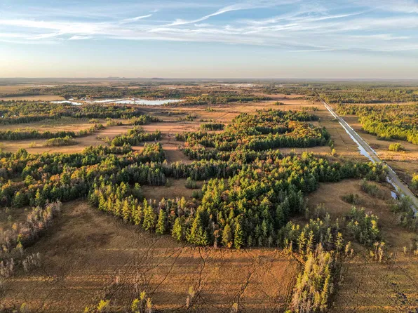 N2787 Cranberry Rd, Warrens, WI 54666