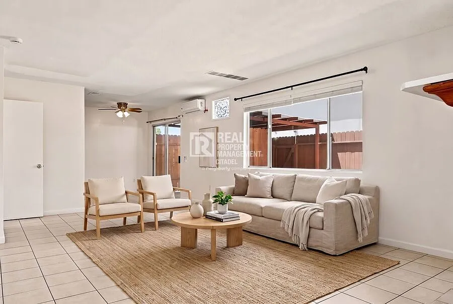 Spacious Two-Story Townhome Near UC Riverside 2 Bed, 1.5 Bath with Large Private Patio! — Photo 3