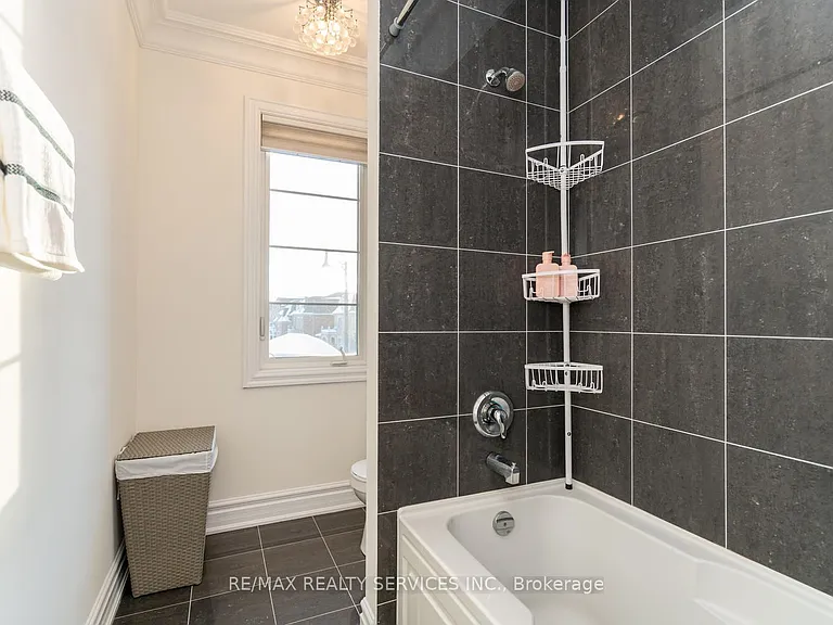 9 Interlacken Dr — Photo 29