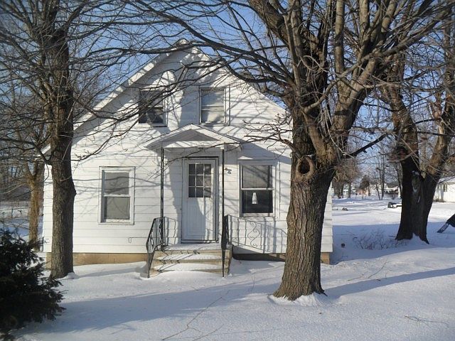 1st image of 1524 E Hines St