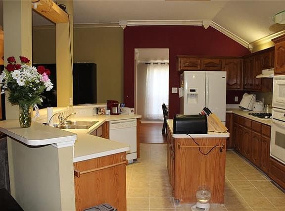 4th image of 1617 Deer Creek Dr