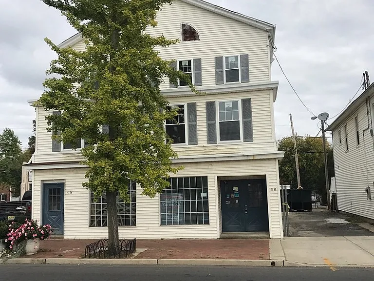59 Throckmorton St — Photo 1