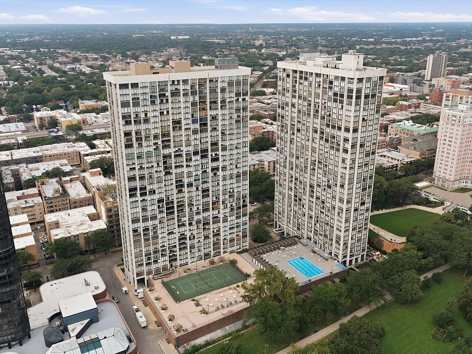 5445 N Sheridan Rd #411