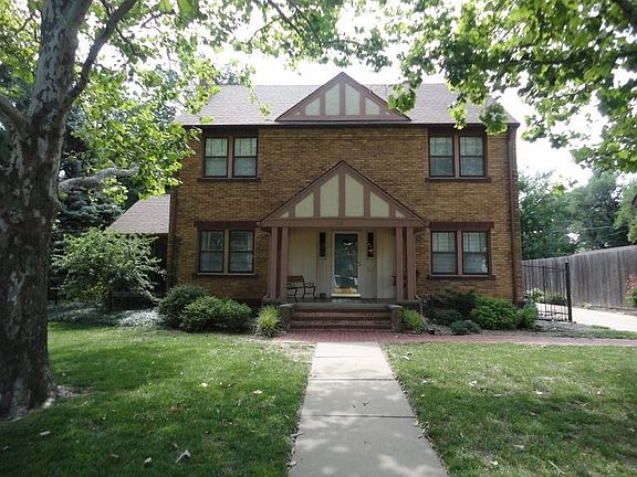 Traditional Style 2+Story Home in College Hill