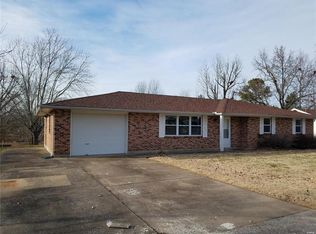 1413 Hillview Ln, Jackson, MO 63755