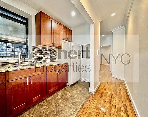 5th image of 1572 Lexington Ave APT 4B