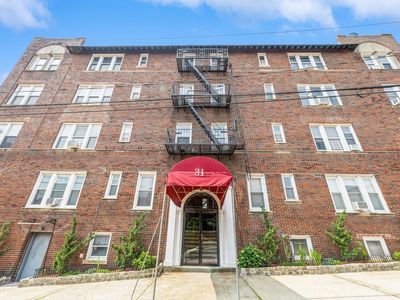 31 75th St #9, North Bergen, NJ, 07047