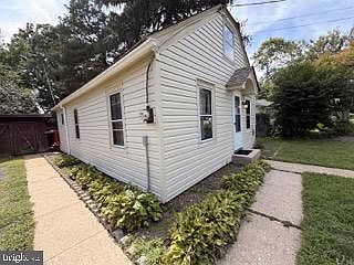 5th image of 40 Asbury Ave