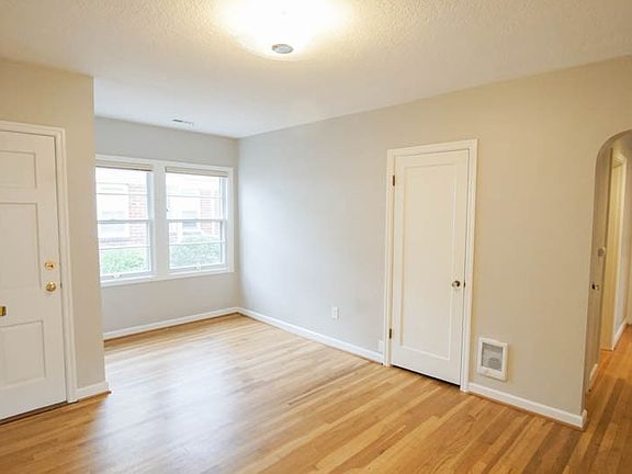 5th image of 1952 NW Lovejoy St APT 2
