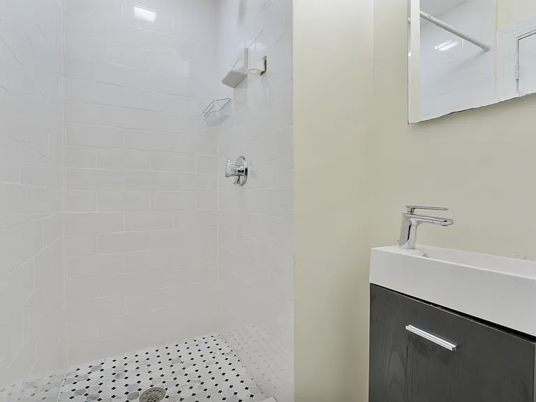 27 Hermon St — Photo 21