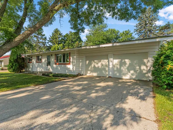 111 Barbara St, Cadillac, MI 49601