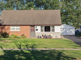 8943 Fairlane Dr, Bridgeview, IL 60455