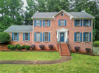 1376 Maple Ridge Dr, Suwanee, GA 30024