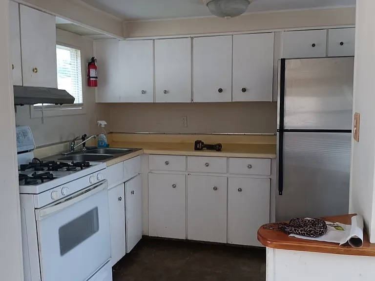 1501 W 4th St #19 — Photo 3