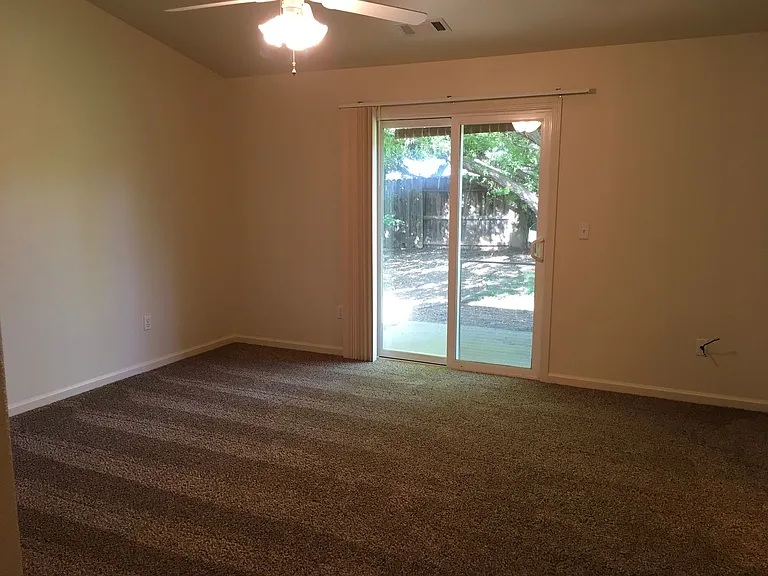 3210 Wandsworth Dr — Photo 8