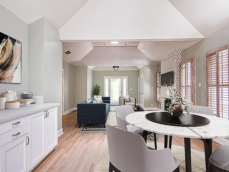 363 Huntley Dr — Photo 8
