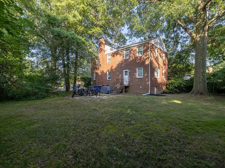 4603 Guilford Pl — Photo 3