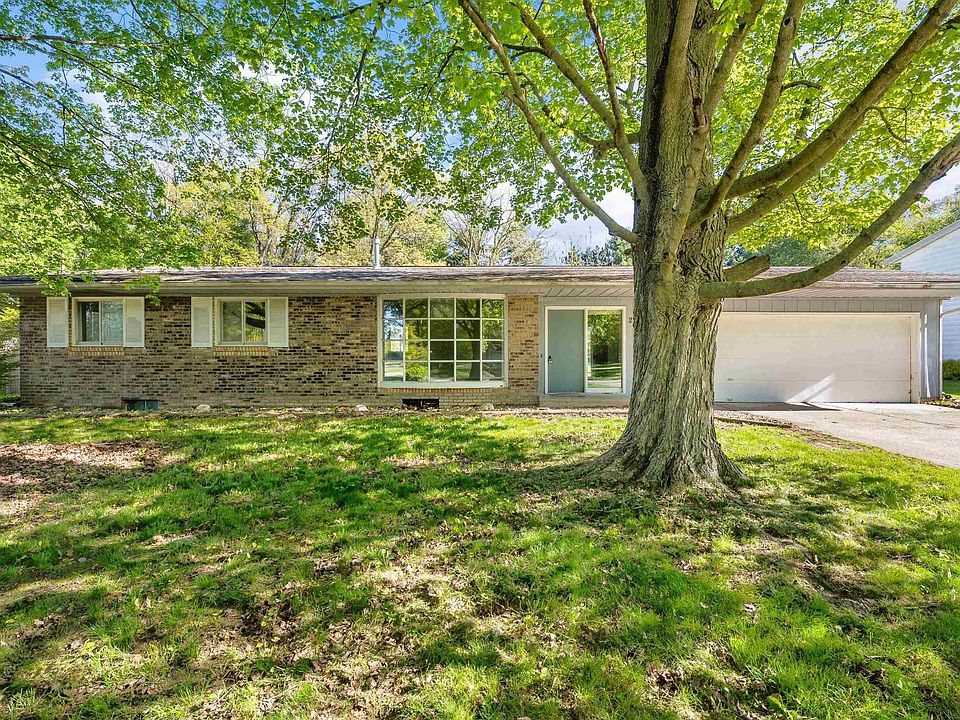 1st image of 22907 Elm Dr