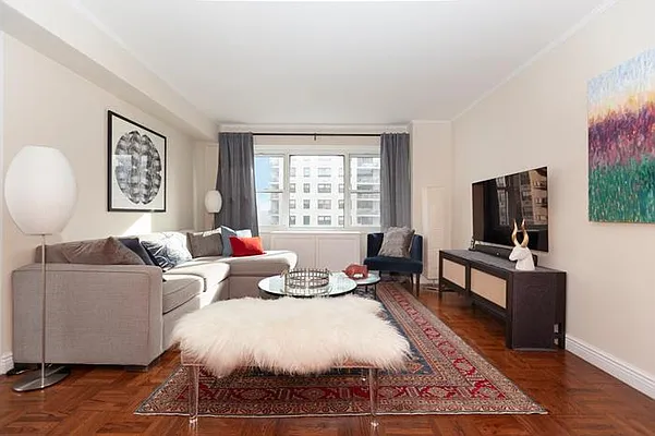 Sold by Maxwell Jacobs | media 2