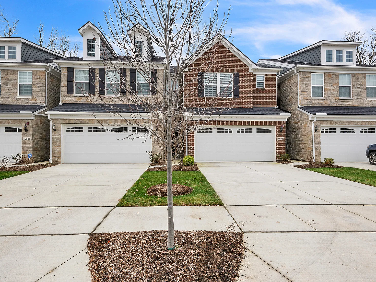 3 bed, 2.5 bath, 2060 sqft, $3,600 — Photo 3