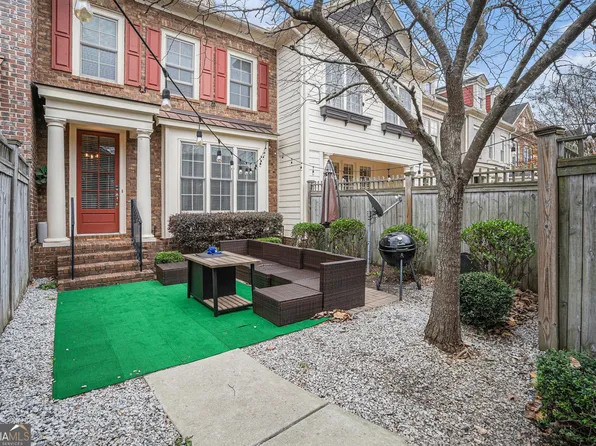 6084 Holly Park Ln SE, Mableton, GA 30126