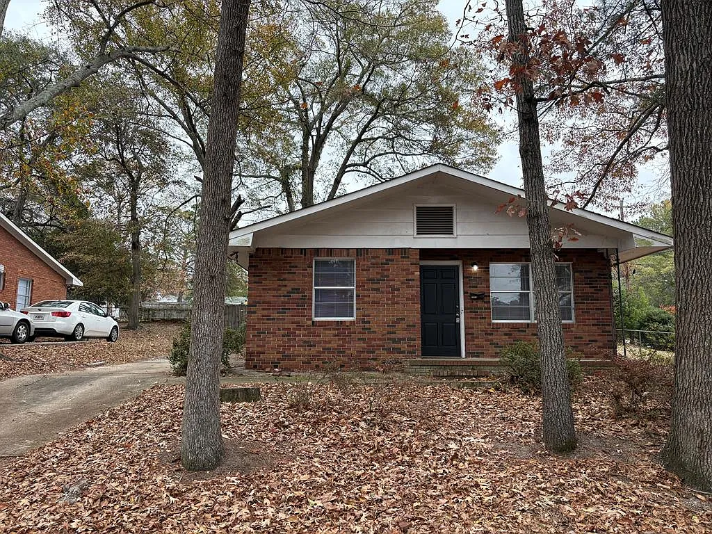 2 bed, 1780 sqft, $950 — Photo 1