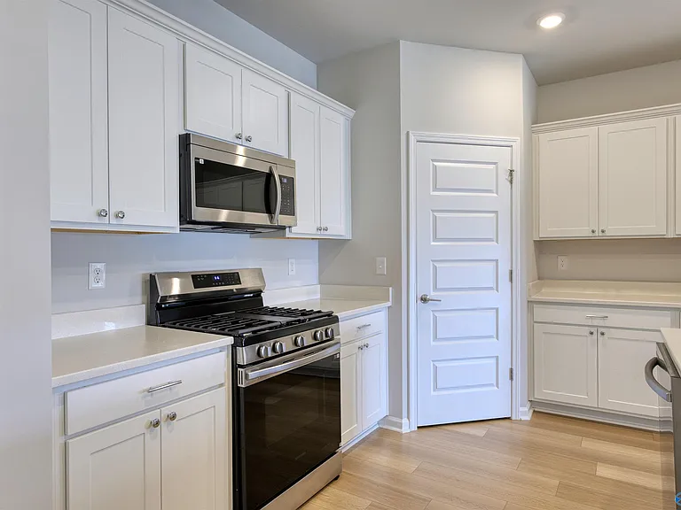 112 Willow Rose Ln — Photo 4