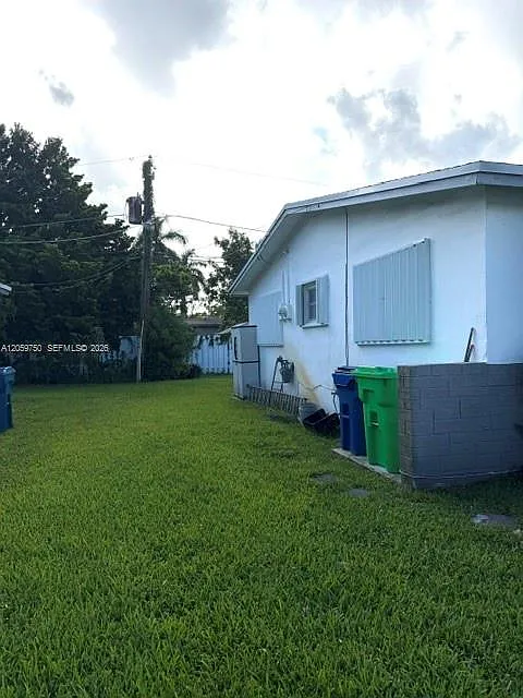 2 bed, 1.5 bath, $2,500 — Photo 4