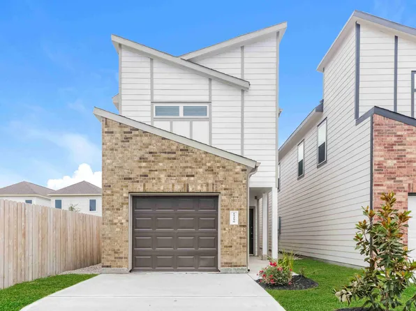 15258 Estrella W, Houston, TX 77073