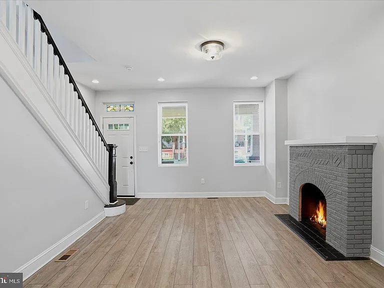 2605 Denison St — Photo 7