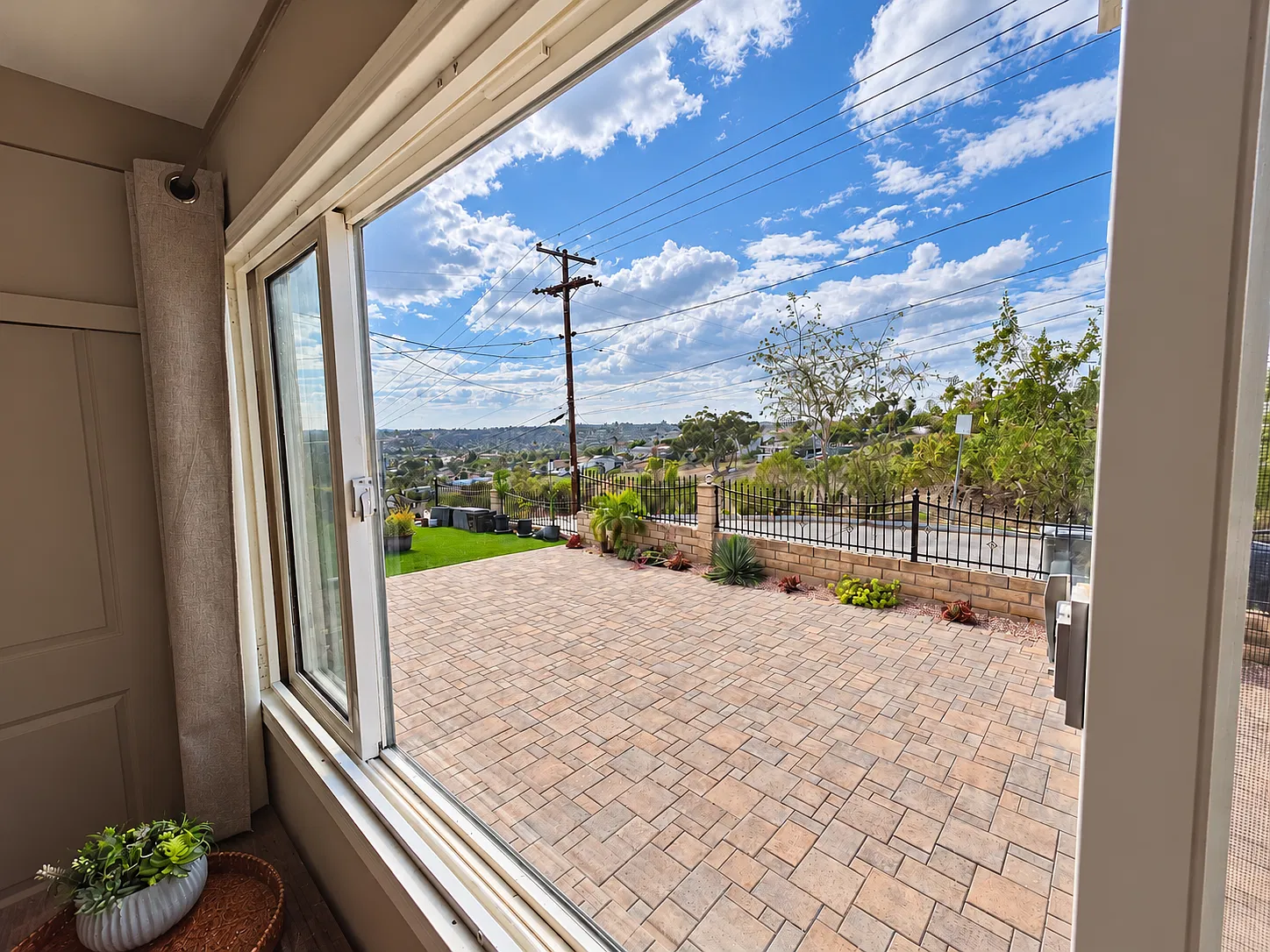 3 bed, 2000 sqft, $1,300 — Photo 3
