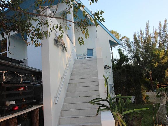 2nd image of 930 Rambling Drive Cir