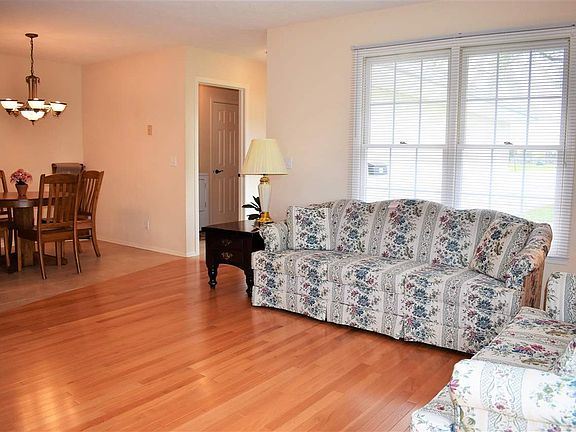 5th image of 6425 Browns Pkwy