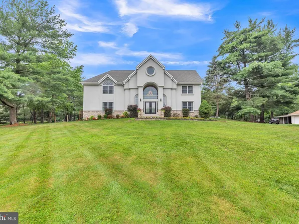 651 Walton Ave, Mount Laurel, NJ 08054