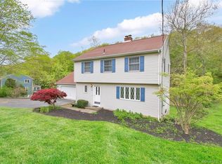 128 Bennett Rd, East Haven, CT 06513