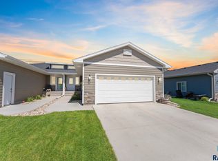 2710 E Sunburst Dr, Brandon, SD 57005
